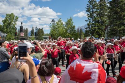 The Calgary Stampede Parade is the kick off to the infamous 10-day event! Although the 2025 parade Marshall hasn’t been announced yet, we are sure excited. We have had astronauts, Royalty, Olympians, and Athletes but by far our favorite – the one and only, Kevin Kostner.  Calgary police say an estimated in 2024 that 300,000 people arrived for the free event that saw 100 entries, 21 floats, 11 marching bands and 700 horses. You will see quite a few western displays of ours along the parade route too! Our fire-retardant straw bales are a great use for seating!